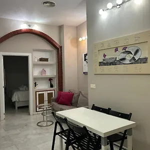  Apartamento Columnas De Adriano. Calle Mármoles, 5